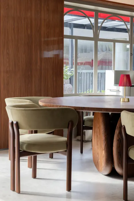Mesa de jantar Pebble — Century